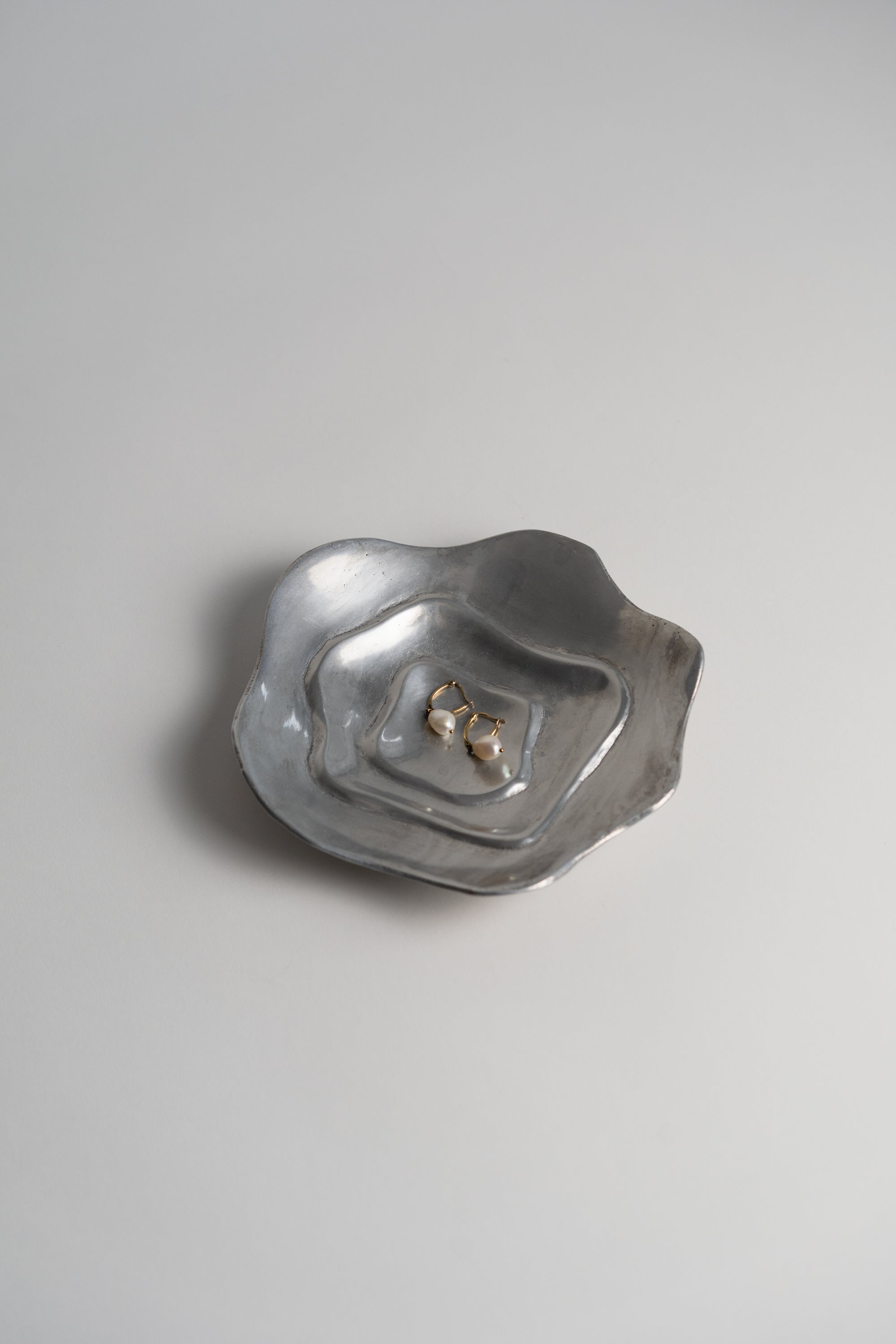 Biomorphic Aluminum Catchall