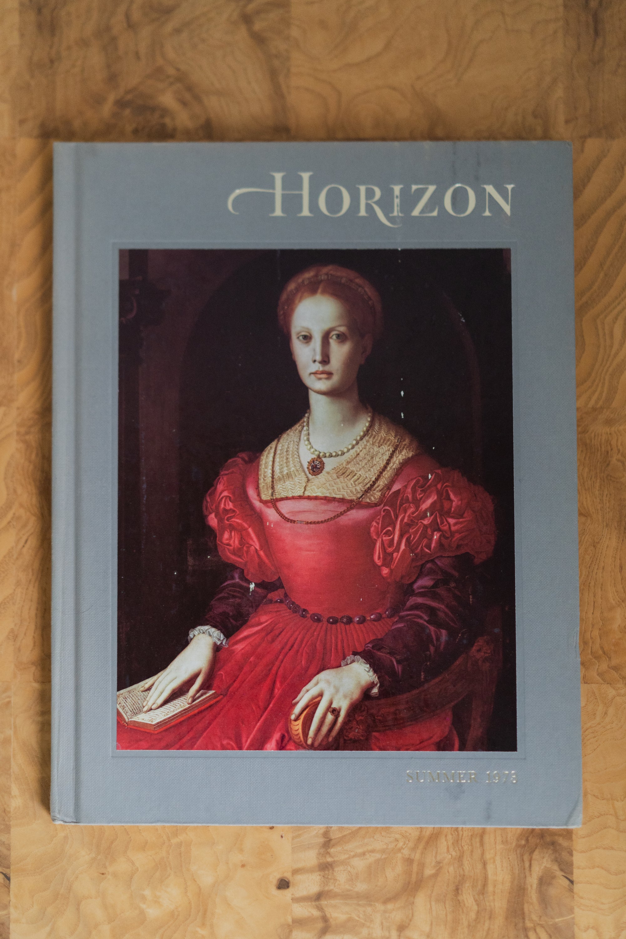 Vintage Horizon Art Magazine