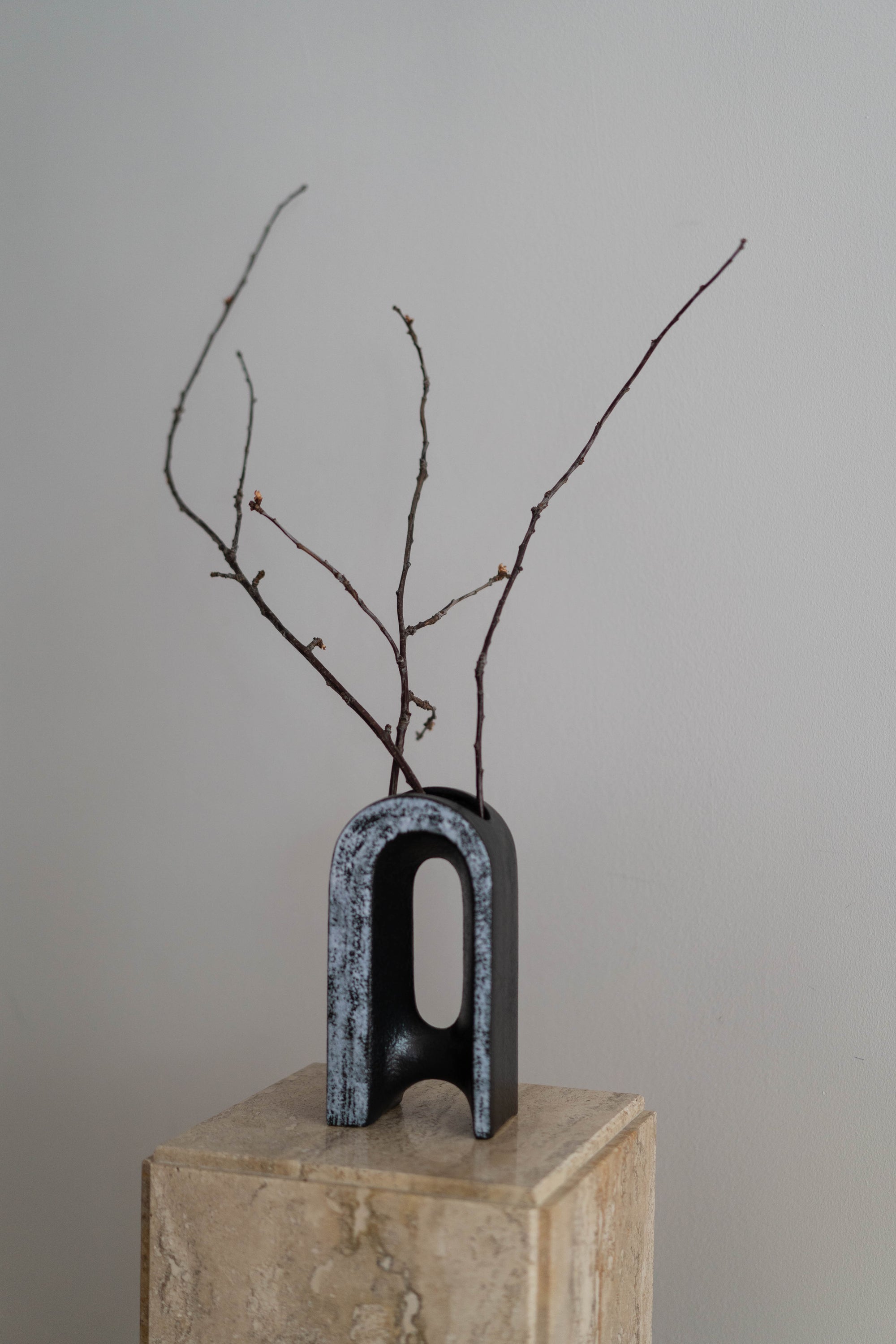 Black Ceramic Ikebana Vase